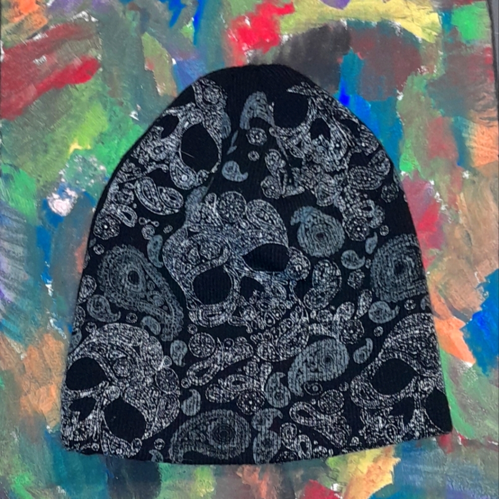 2000s skull beanie